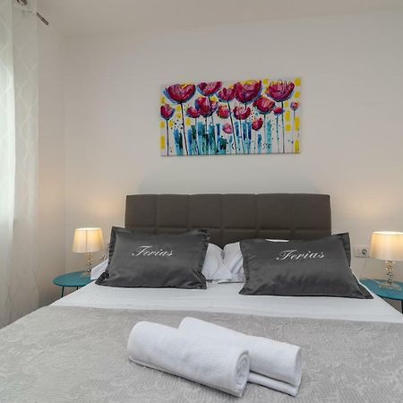 Apartment Ferias Trogir Ngoại thất bức ảnh