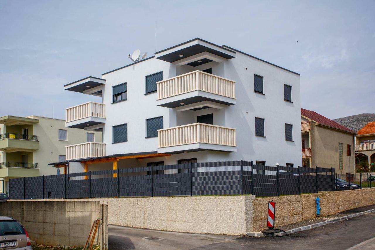 Apartment Ferias Trogir Ngoại thất bức ảnh
