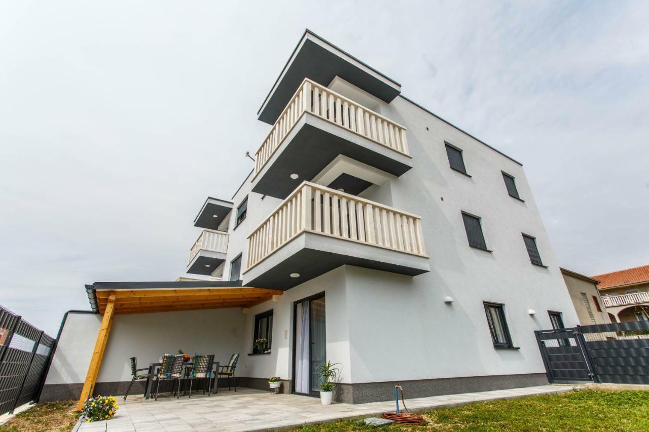Apartment Ferias Trogir Ngoại thất bức ảnh