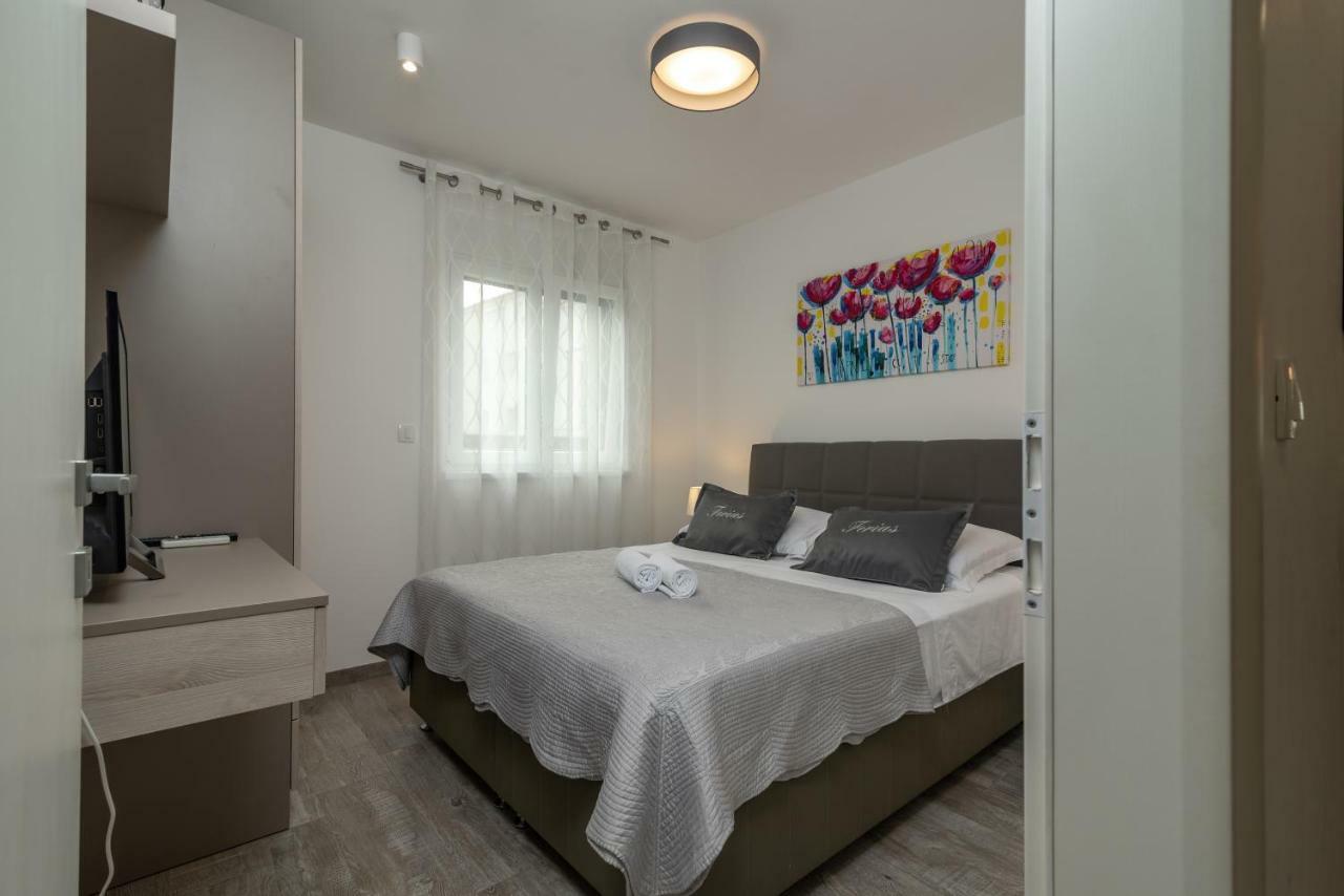 Apartment Ferias Trogir Ngoại thất bức ảnh
