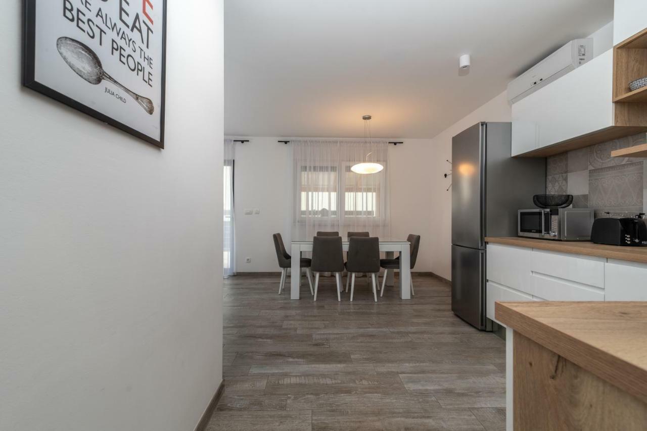 Apartment Ferias Trogir Ngoại thất bức ảnh